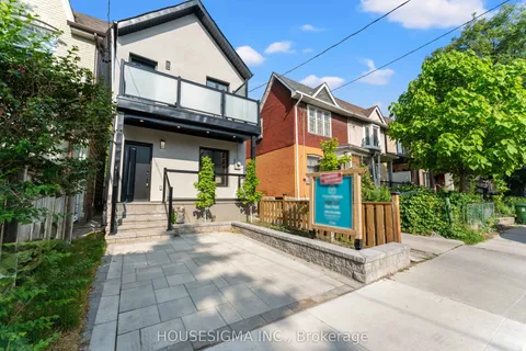 204 Franklin Avenue, ON M6P 3Z3
