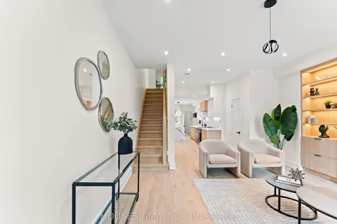 204 Franklin Avenue, ON M6P 3Z3