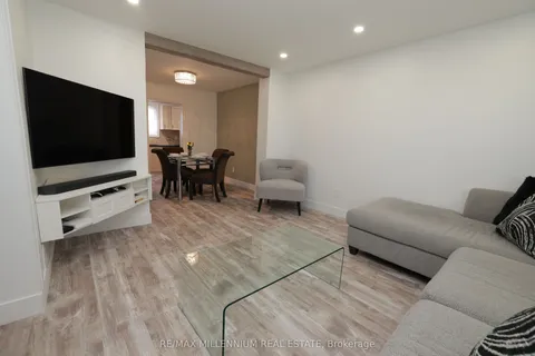 10 Manderley Place, ON L6S 2S6