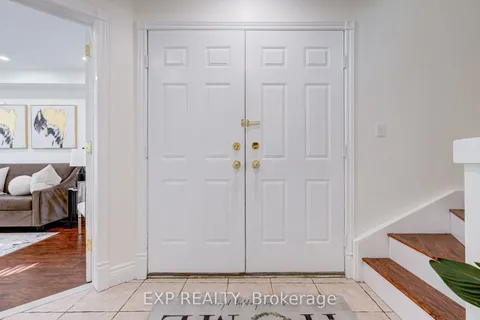 3283 Bobwhite Mews, ON L5N 6G1