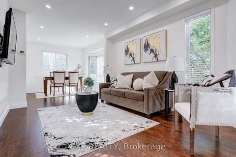 3283 Bobwhite Mews, ON L5N 6G1