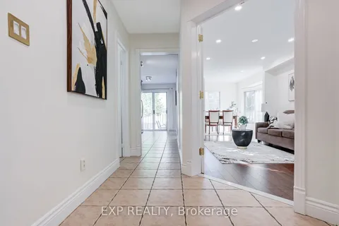 3283 Bobwhite Mews, ON L5N 6G1