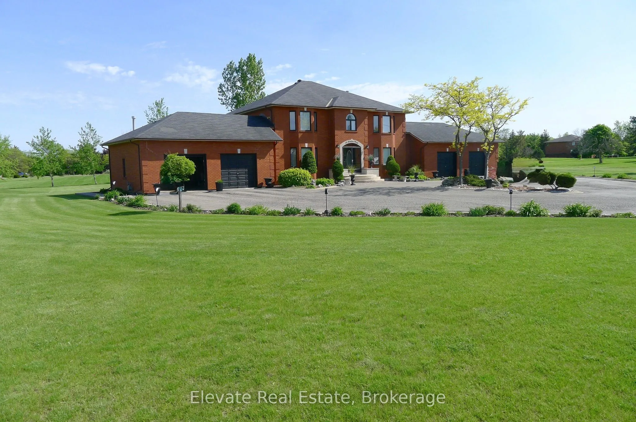 16 Fenton Way, ON L6P 0P5