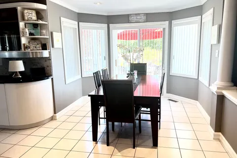 16 Fenton Way, ON L6P 0P5