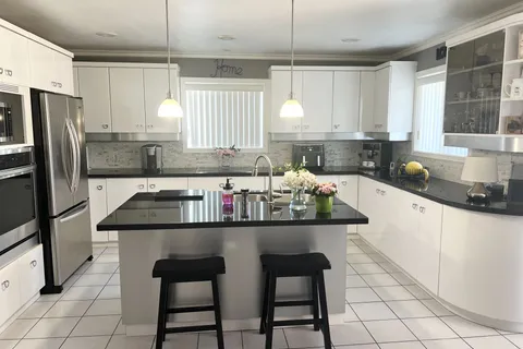 16 Fenton Way, ON L6P 0P5