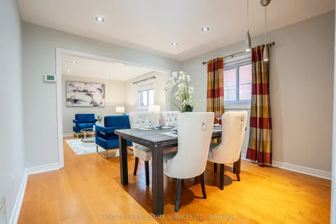 5880 Chorley Place, ON L5M 5L7