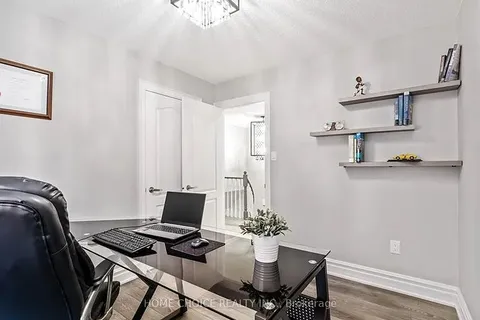 3722 Densbury Drive, ON L5N 6Z1