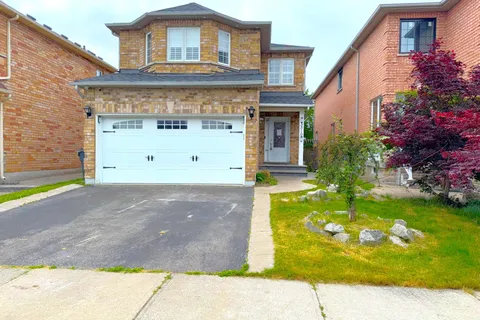 3310 Crimson King Circle, ON L5W 8M8