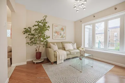 8 Mansfield Street, ON L6S 2Y3