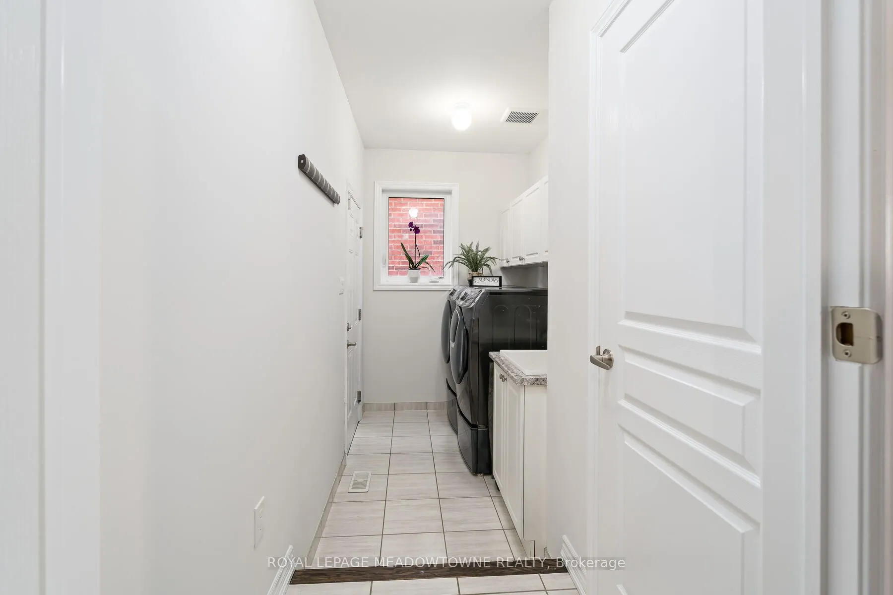 121 Upper Canada Court, ON L7G 0L3