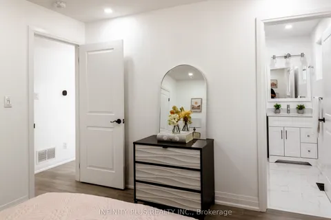 31 Autumn Boulevard, ON L6T 2V3
