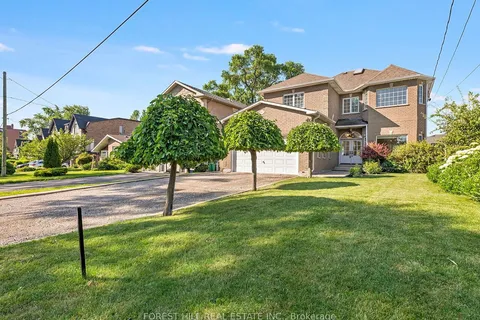 1092 Shaw Drive, ON L5G 3Z4