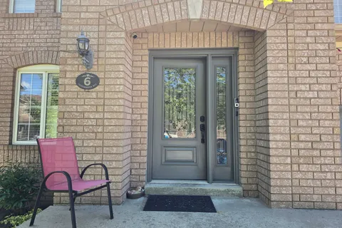 6 Grasshopper Way, ON L6R 2E4