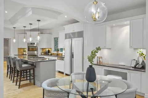 1382 Aldo Drive, ON L5H 3E9