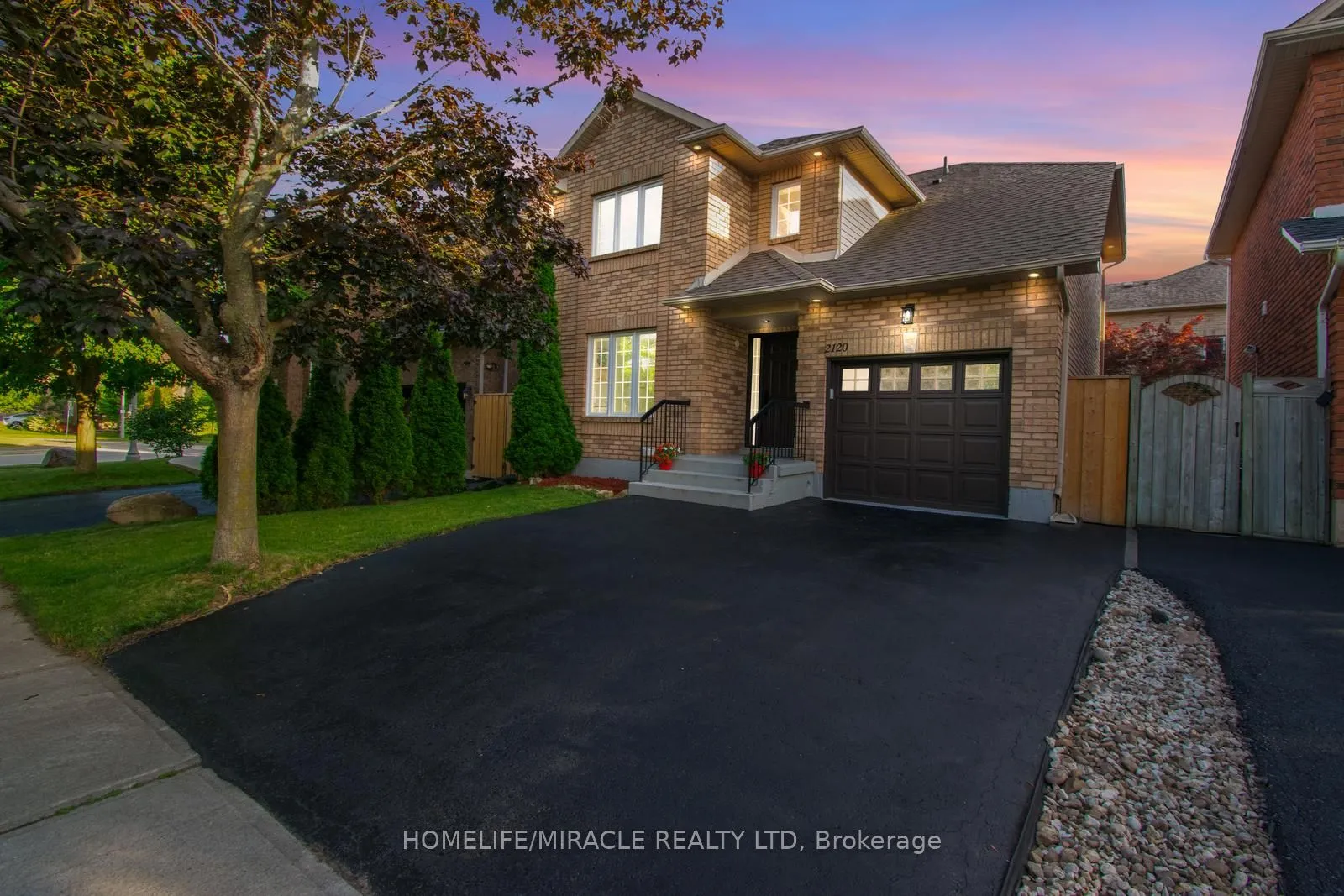 2120 Shorncliffe Boulevard, ON L6M 3W7