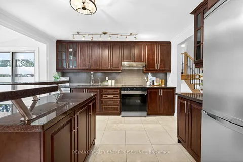 2439 Arioso Court, ON L5K 1X9
