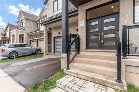 1376 Hydrangea Gardens, ON L6H 7X2