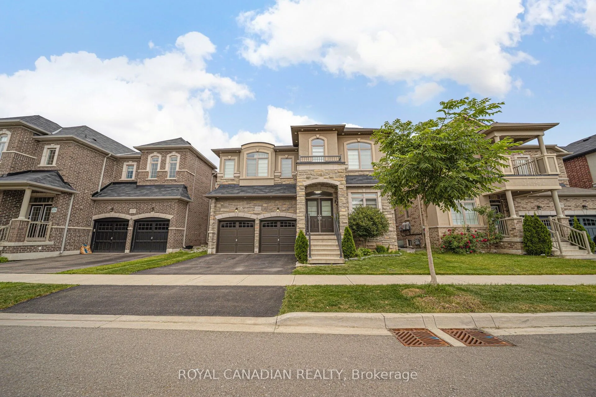 1531 Mendelson Heights, ON L9E 1H3