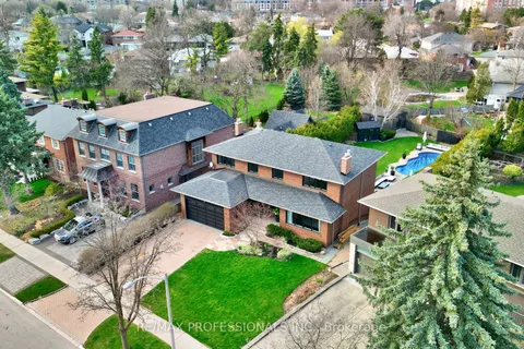 52 Courtsfield Crescent, ON M9A 4S9