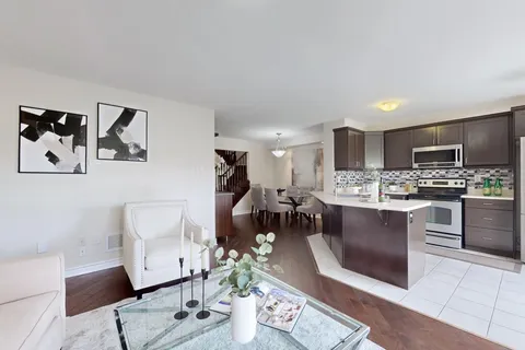 879 Brassard Circle, ON L9T 8E2