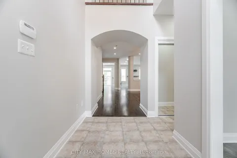8 Amberglow Court, ON L6Y 2E3