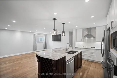 168 Tidey Avenue, ON L7J 1V6