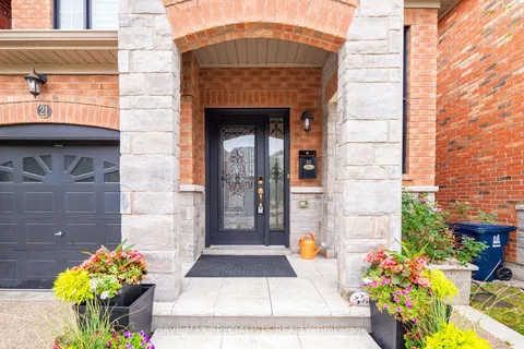 21 Isaac Devins Boulevard, ON M9M 0C7