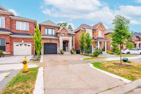 21 Isaac Devins Boulevard, ON M9M 0C7