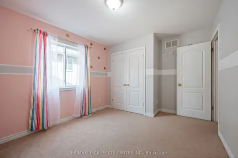 6 Maude Court, ON L9W 0A3