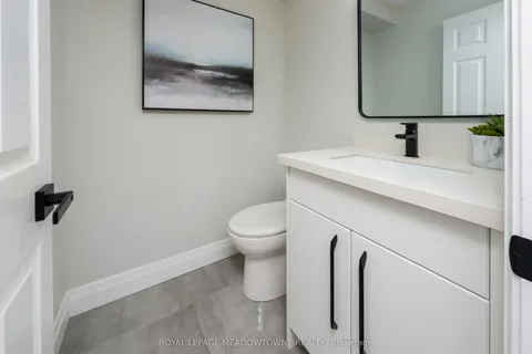 51 Roane Avenue, ON L7G 5K5