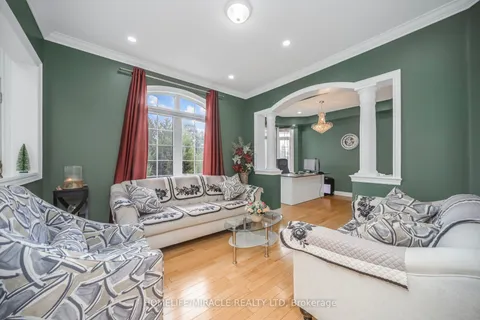 2 Roycrest Street, ON L6Z 4P5