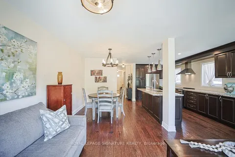 1106 Highgate Place, ON L4W 3H4