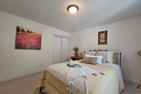 4 Kingsley Road, ON L7J 2Z5