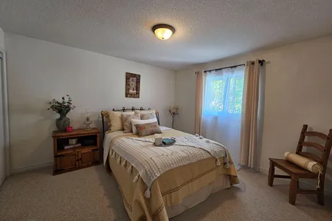 4 Kingsley Road, ON L7J 2Z5