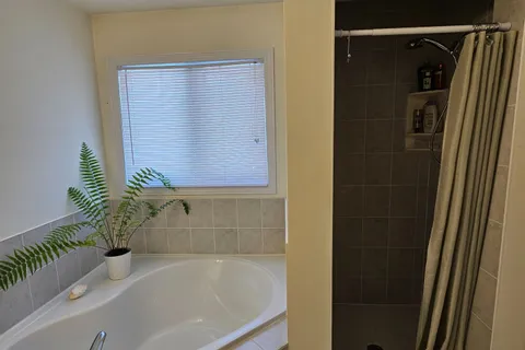 4 Kingsley Road, ON L7J 2Z5