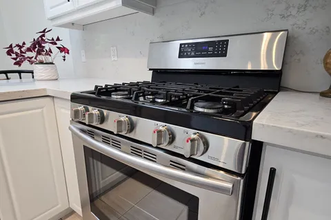 4 Kingsley Road, ON L7J 2Z5