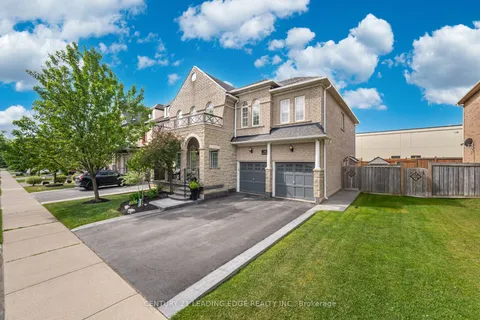 34 Royal Links Circle, ON L6P 2Z9