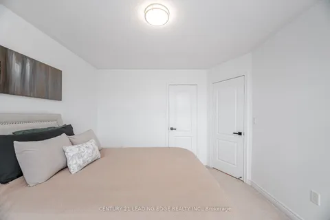 34 Royal Links Circle, ON L6P 2Z9