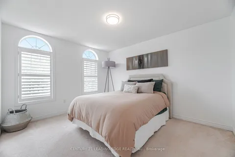 34 Royal Links Circle, ON L6P 2Z9