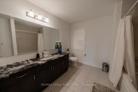 451 GORDON KRANTZ Avenue, ON L9E 1W1