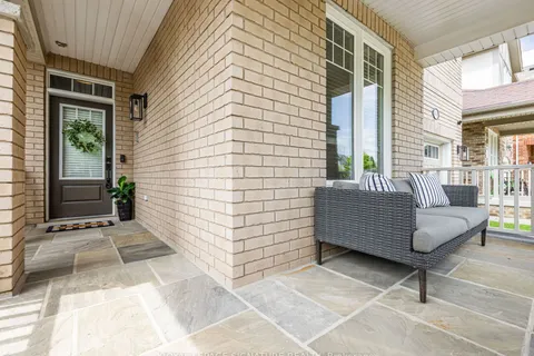 439 Zuest Crescent, ON L9T 8E7
