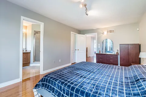 65 Eastview Gate, ON L6P 1N5
