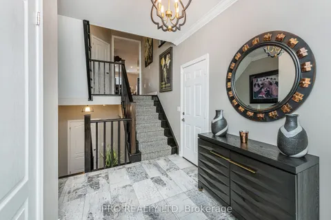 17 McEchearn Crescent, ON L7C 3R4