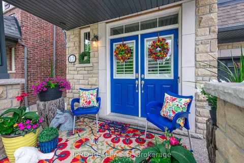 17 McEchearn Crescent, ON L7C 3R4