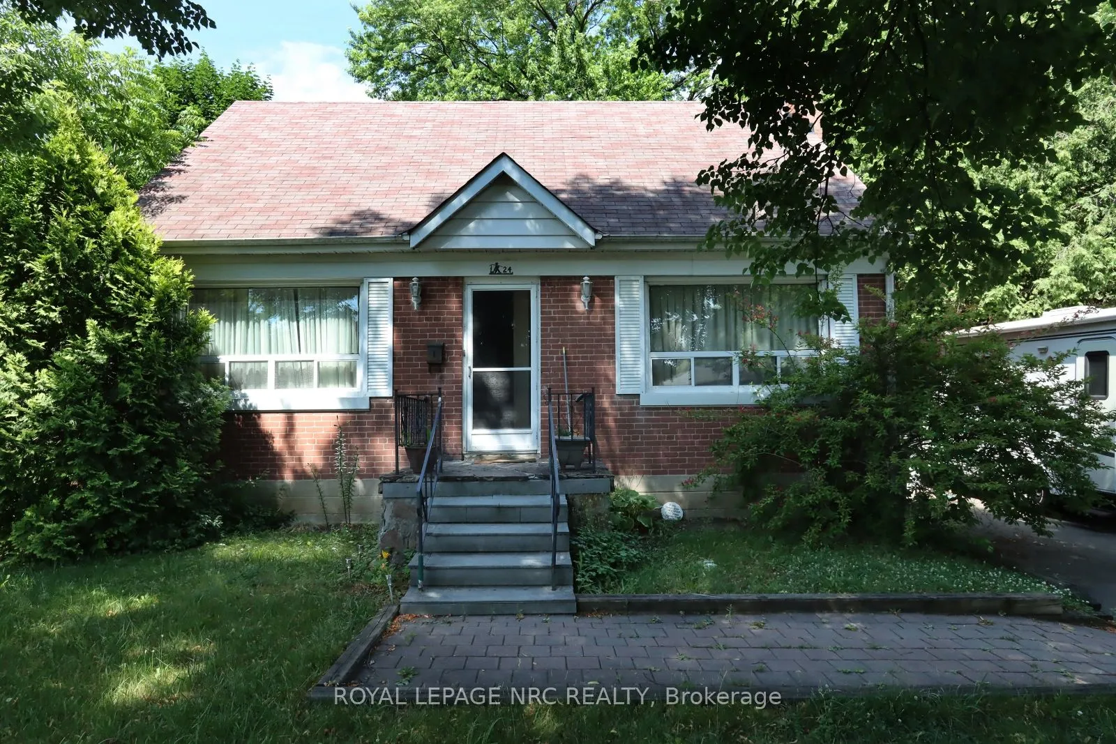 24 Ann Arbour Road, ON M9M 2J6