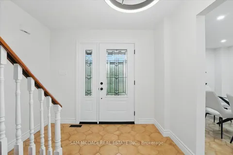 6486 Edenwood Drive, ON L5N 3K1
