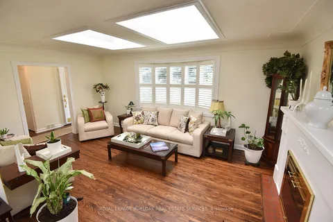 1034 Cedar Avenue, ON L7T 2S1