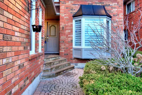 87 Sprucelands Avenue, ON L6R 1N3