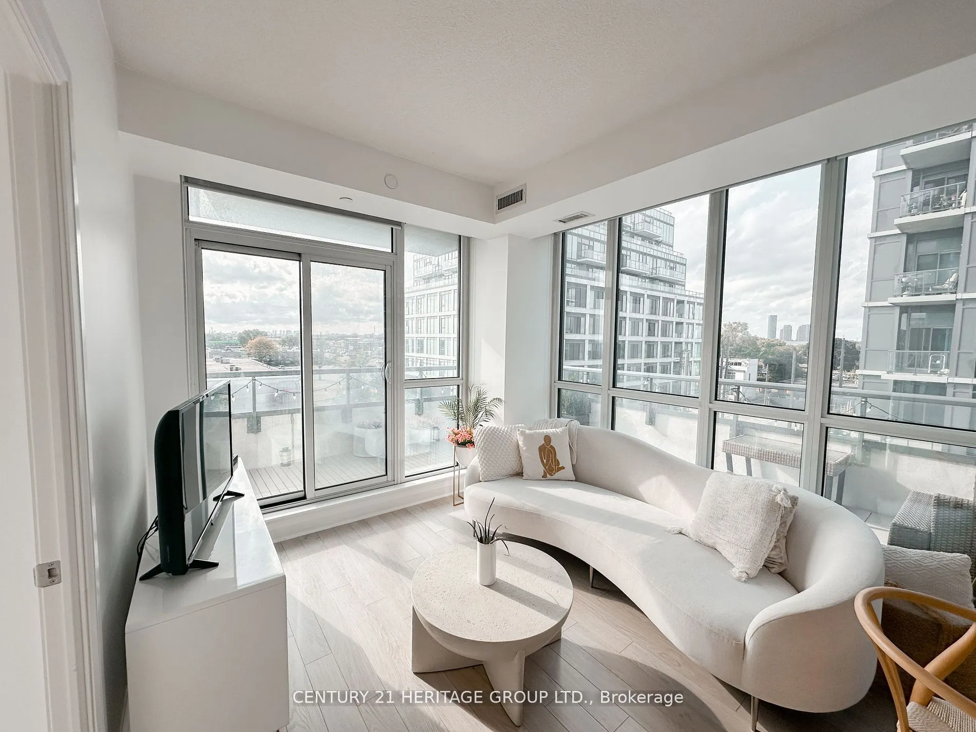 15 Zorra Street, ON M8Z 0C1