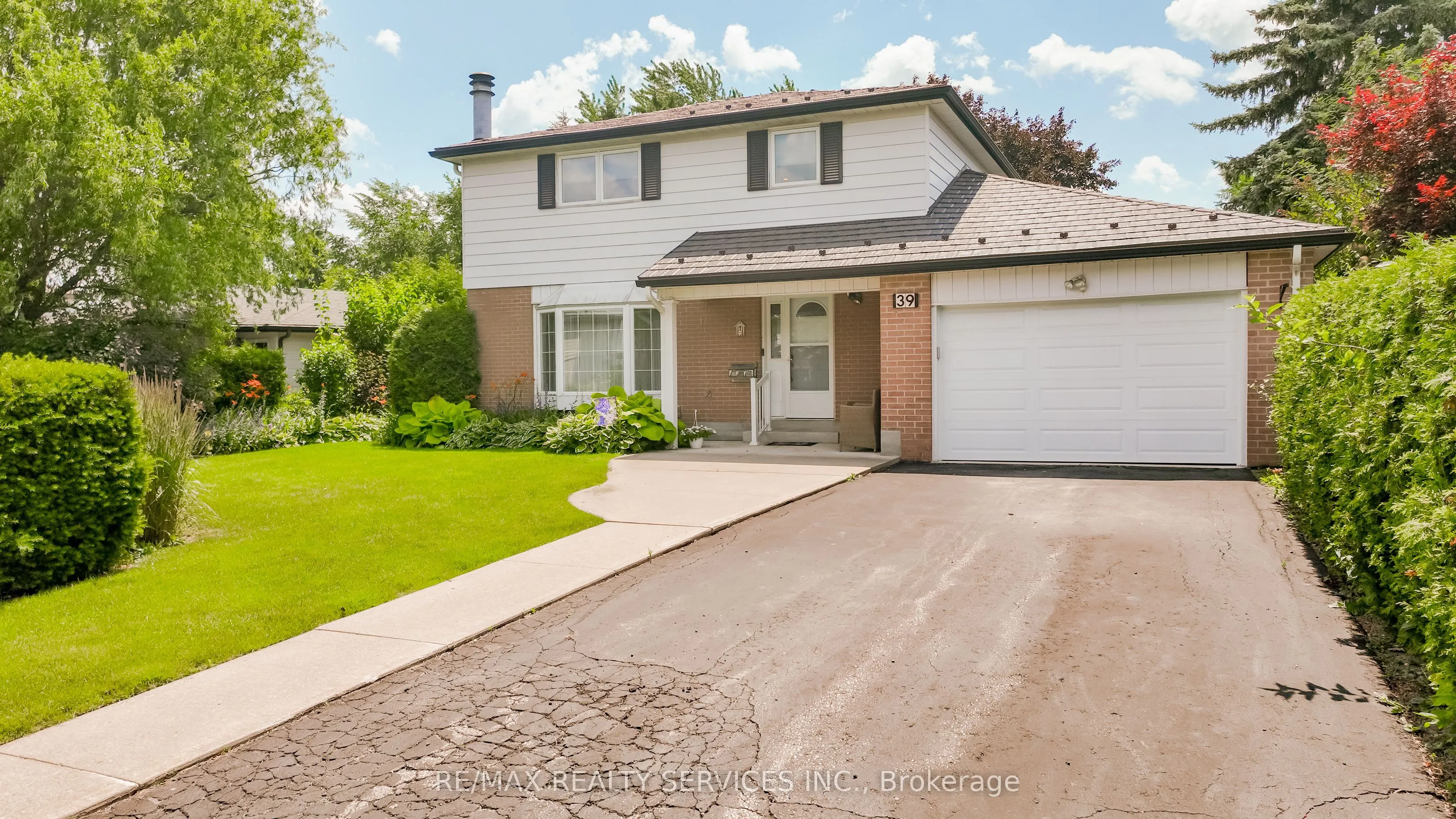 39 Dunblaine Crescent, ON L6T 3H1